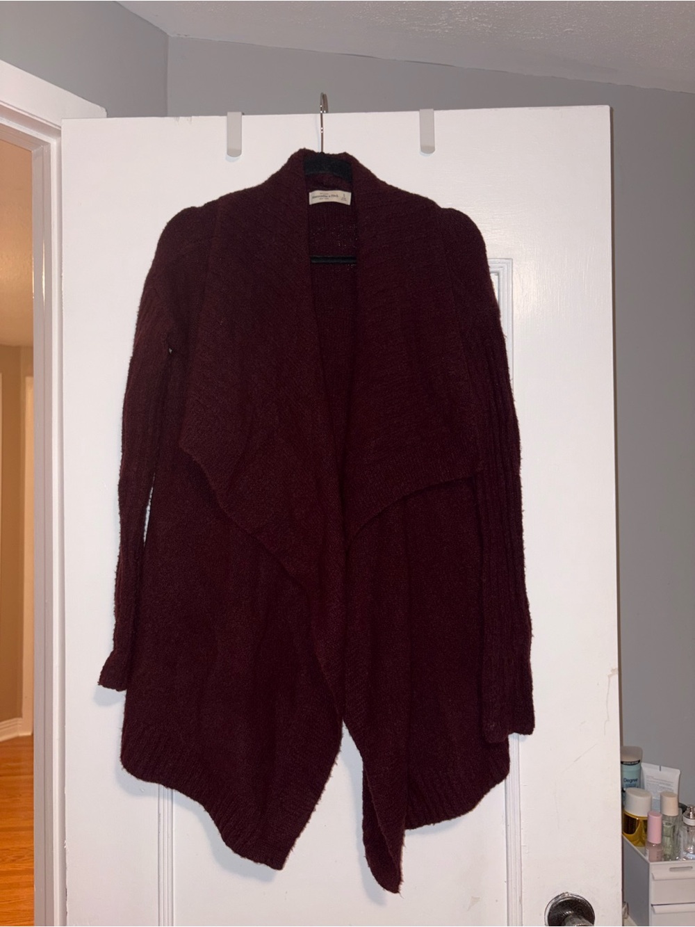 Abercrombie & Fitch Cozy Open-Front Women's Cardigan Sweater in Deep Burgundy
